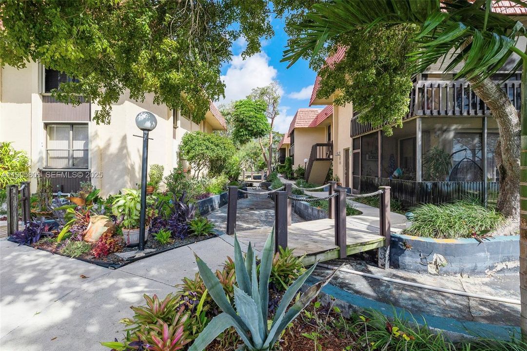 В аренду: $2,250 (2 спален, 2 ванн, 1400 Квадратных фут)