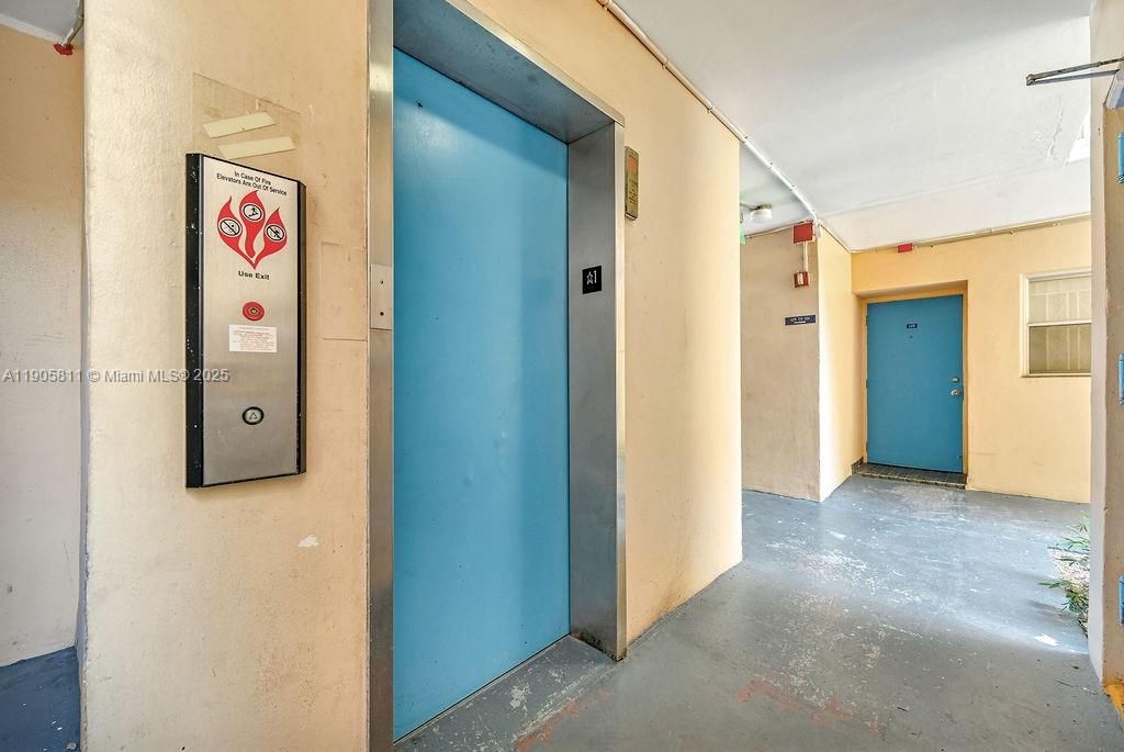 For Sale: $225,000 (2 beds, 1 baths, 920 Square Feet)