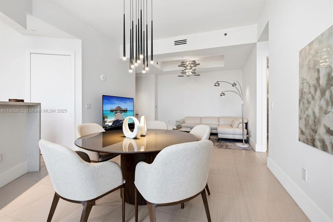 For Sale: $1,330,000 (2 beds, 2 baths, 1463 Square Feet)