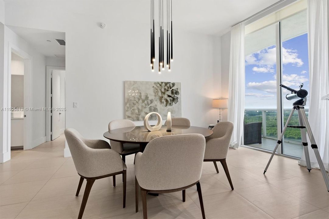 For Sale: $1,330,000 (2 beds, 2 baths, 1463 Square Feet)