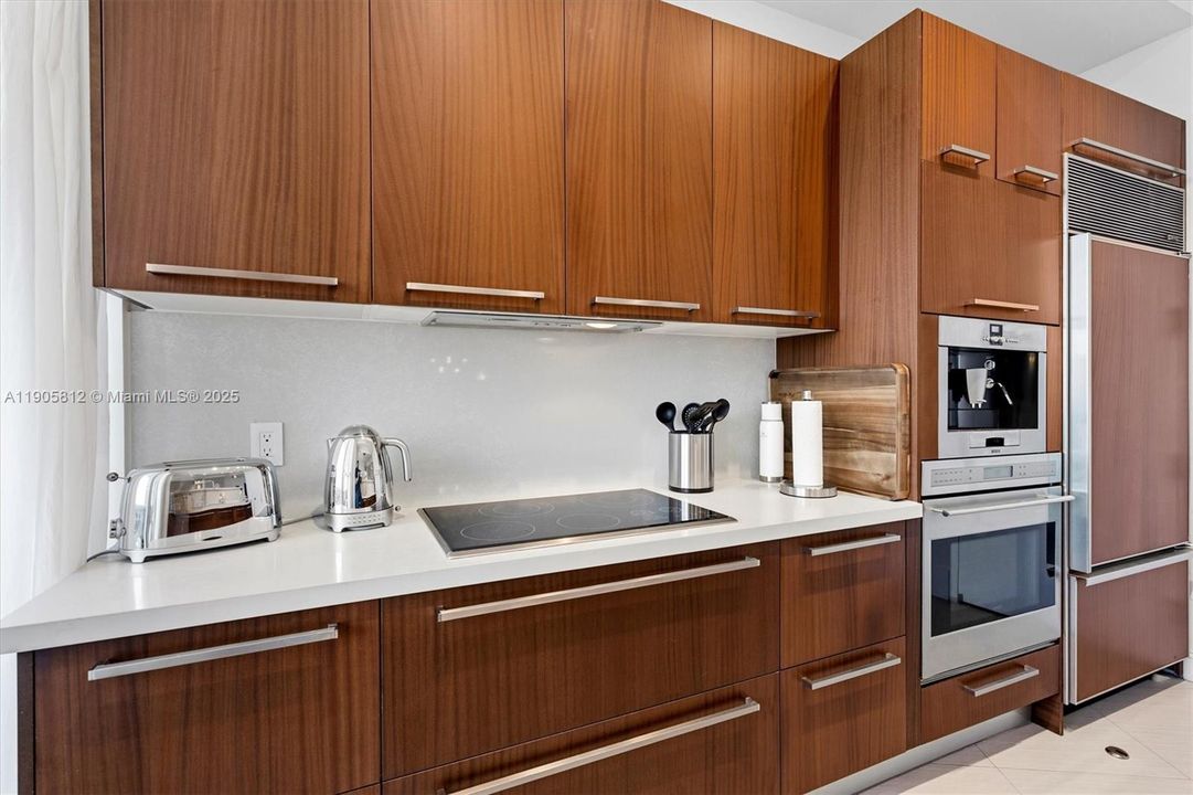 For Sale: $1,330,000 (2 beds, 2 baths, 1463 Square Feet)