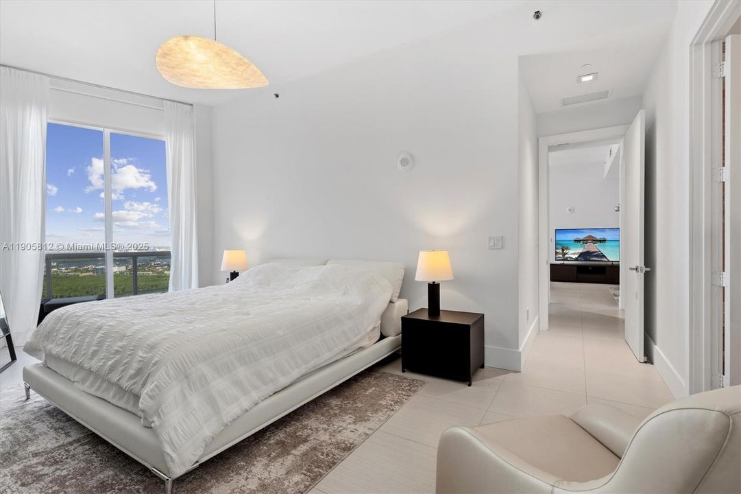 For Sale: $1,330,000 (2 beds, 2 baths, 1463 Square Feet)