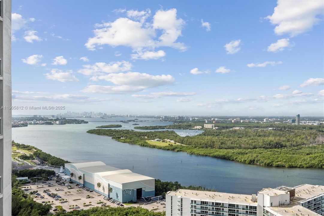 For Sale: $1,330,000 (2 beds, 2 baths, 1463 Square Feet)