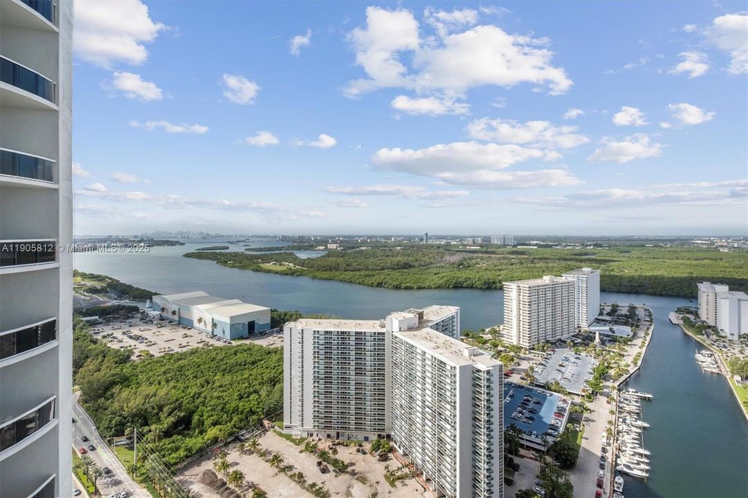 For Sale: $1,330,000 (2 beds, 2 baths, 1463 Square Feet)