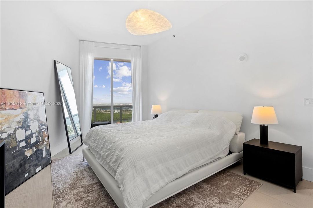 For Sale: $1,330,000 (2 beds, 2 baths, 1463 Square Feet)