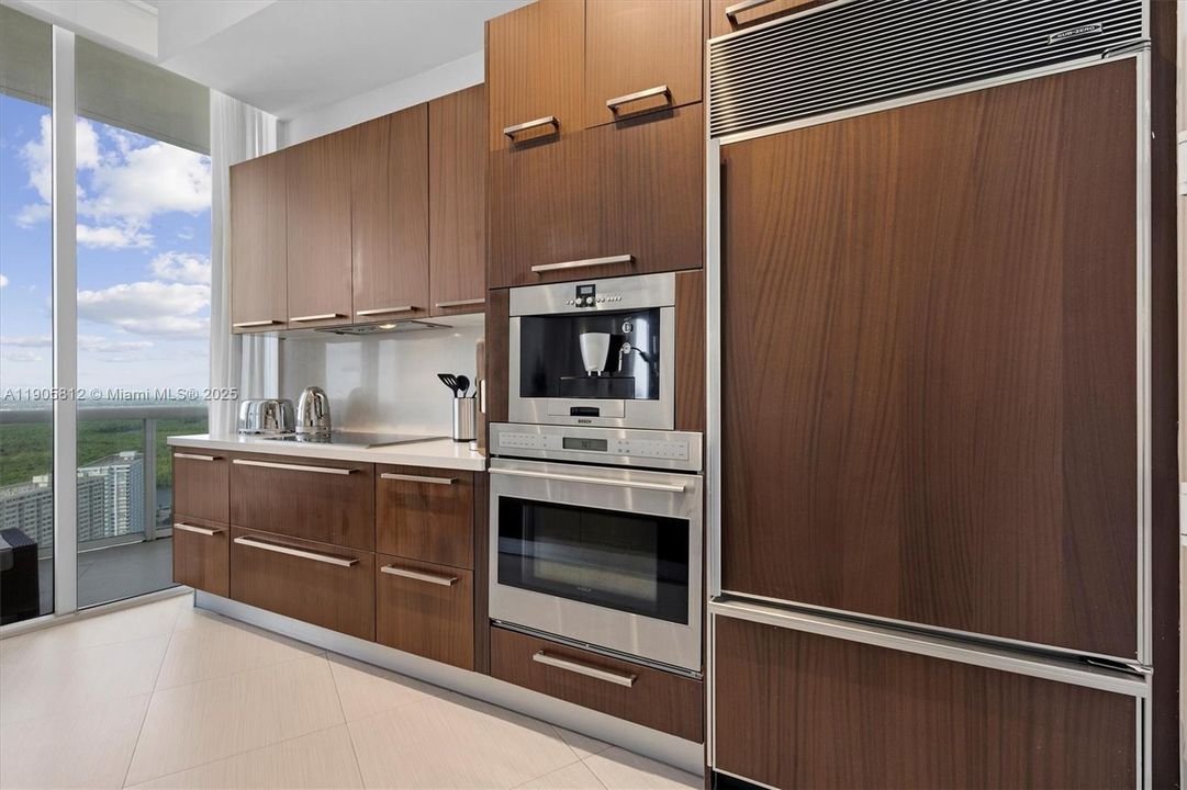 For Sale: $1,330,000 (2 beds, 2 baths, 1463 Square Feet)