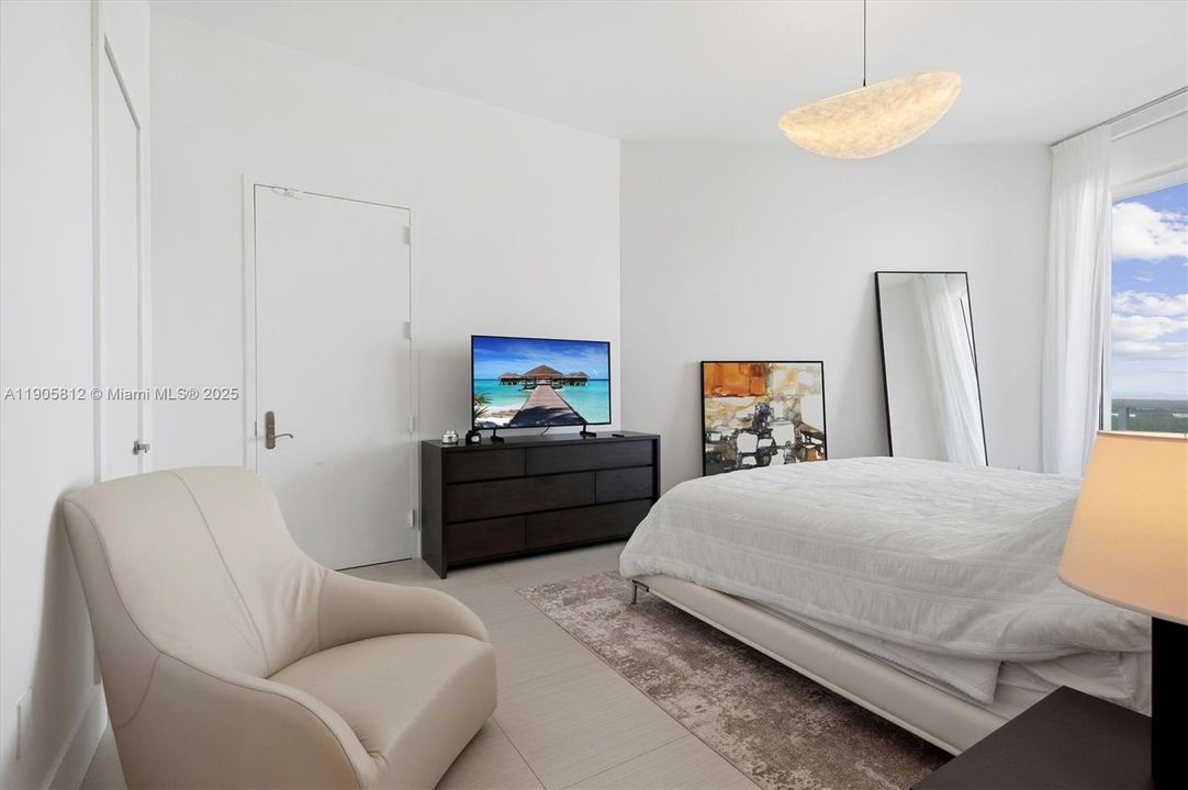 For Sale: $1,330,000 (2 beds, 2 baths, 1463 Square Feet)