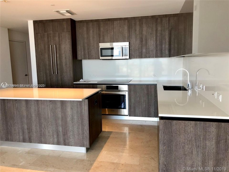 Recently Rented: $6,900 (2 beds, 2 baths, 1401 Square Feet)