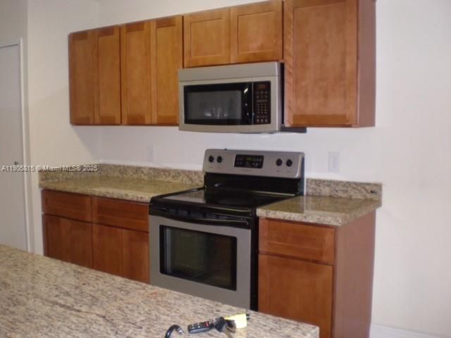 合同活跃: $1,850 (1 贝兹, 1 浴室, 579 平方英尺)