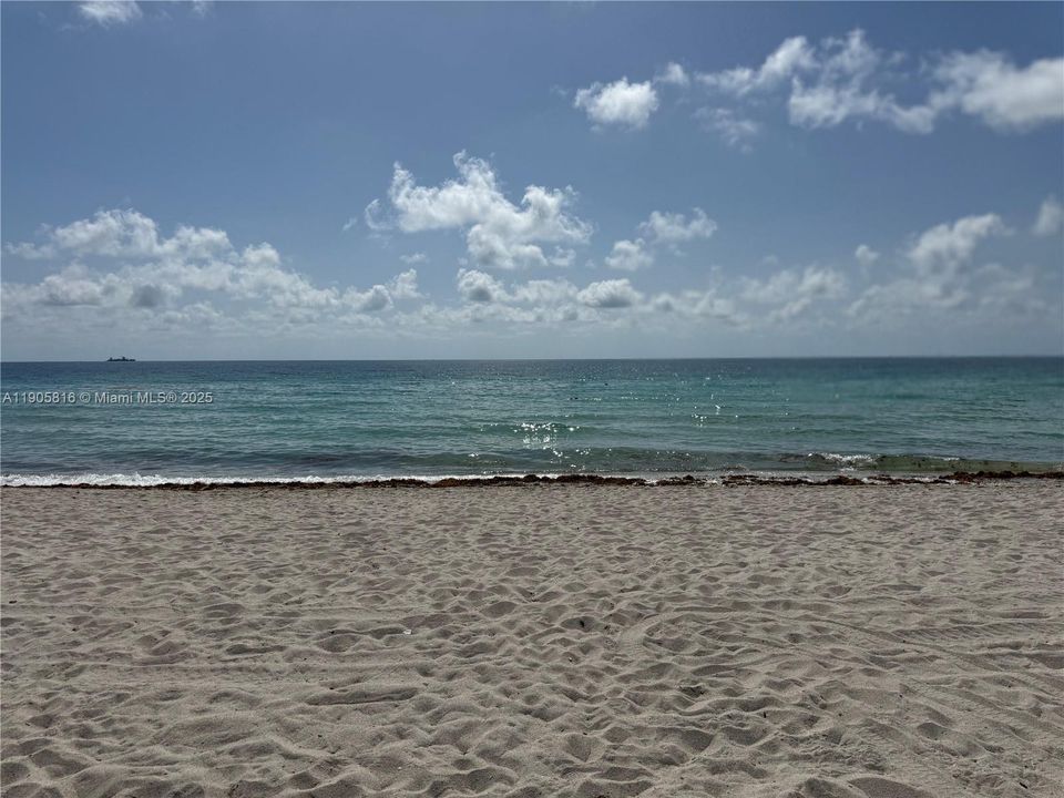 Active With Contract: $1,650 (0 beds, 1 baths, 380 Square Feet)