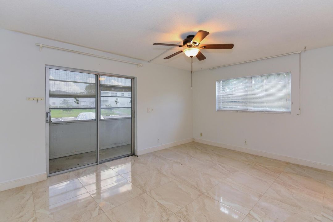 262 Bedford K West Palm Beach-large-009-