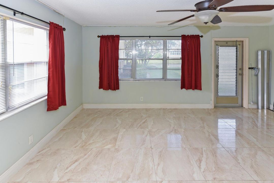 262 Bedford K West Palm Beach-large-008-