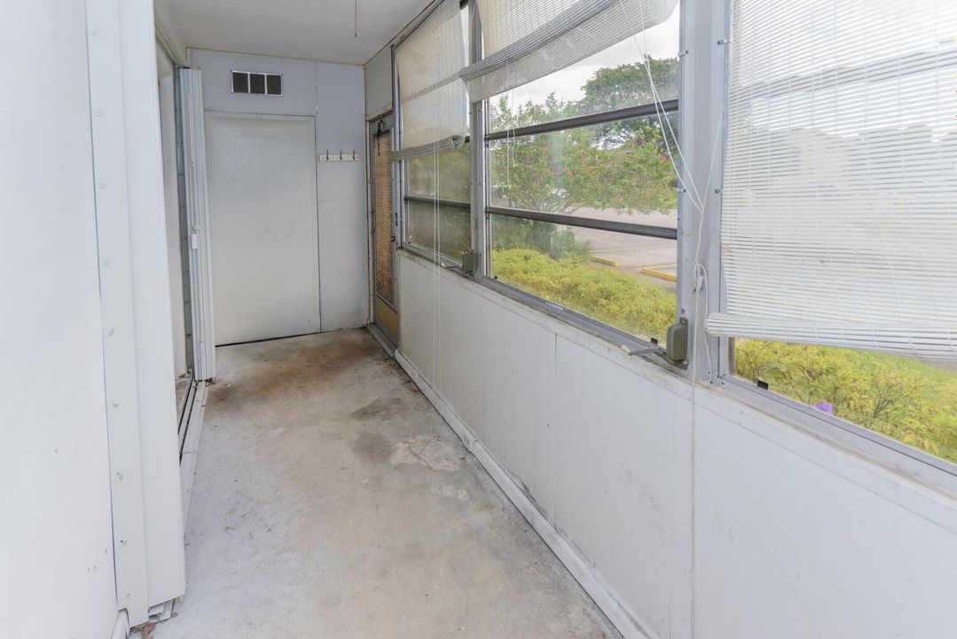 262 Bedford K West Palm Beach-large-014-
