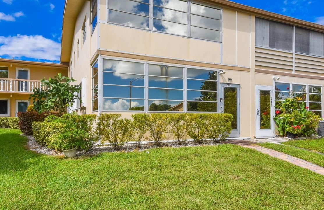 262 Bedford K West Palm Beach-large-022-