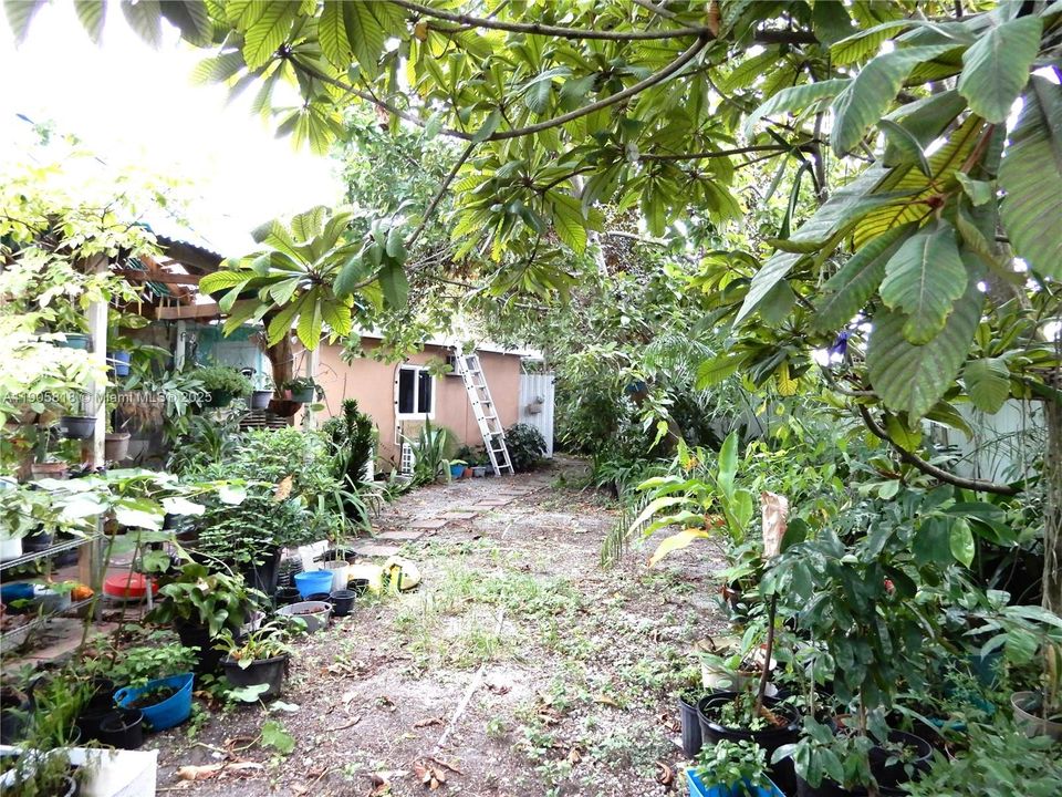 For Sale: $669,999 (3 beds, 2 baths, 1555 Square Feet)