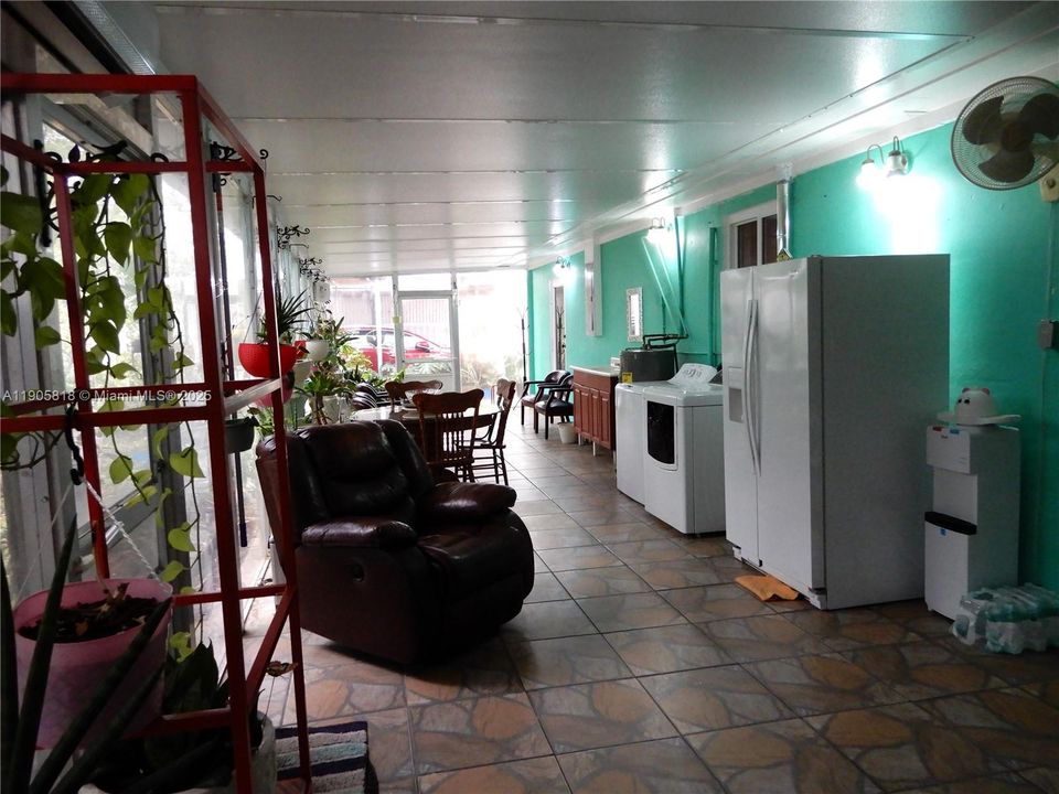 For Sale: $669,999 (3 beds, 2 baths, 1555 Square Feet)