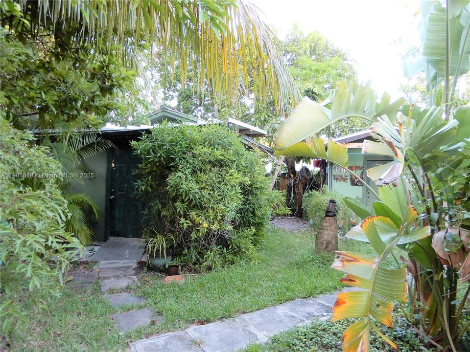 For Sale: $669,999 (3 beds, 2 baths, 1555 Square Feet)