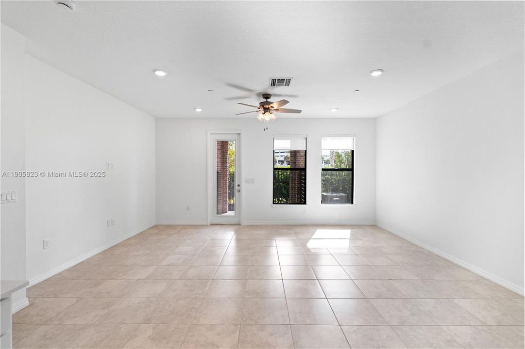 For Rent: $4,100 (3 beds, 2 baths, 1816 Square Feet)