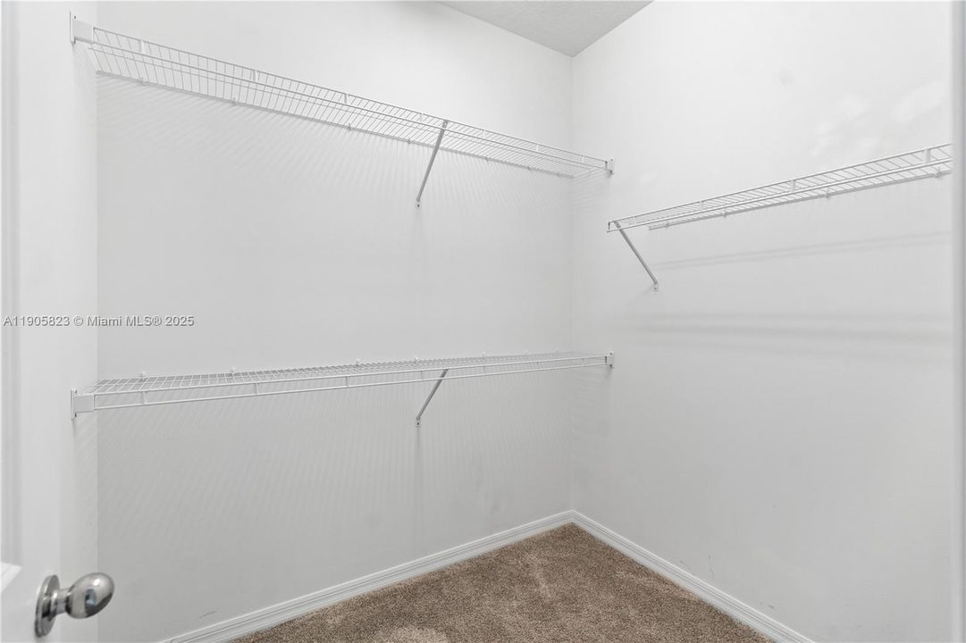 For Rent: $4,100 (3 beds, 2 baths, 1816 Square Feet)