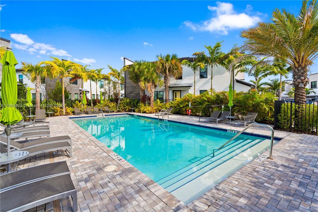 For Rent: $4,100 (3 beds, 2 baths, 1816 Square Feet)