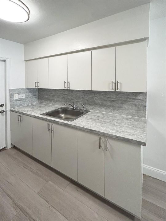 For Rent: $1,599 (1 beds, 1 baths, 6360 Square Feet)