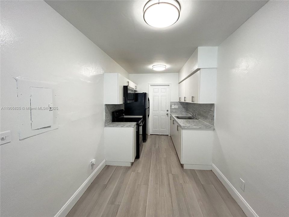 For Rent: $1,599 (1 beds, 1 baths, 6360 Square Feet)