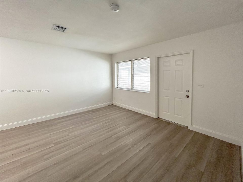 For Rent: $1,599 (1 beds, 1 baths, 6360 Square Feet)