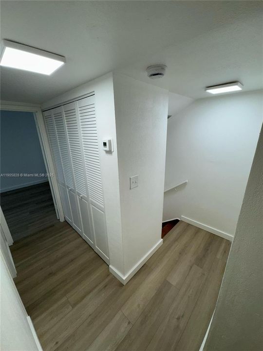 For Rent: $2,450 (3 beds, 1 baths, 970 Square Feet)