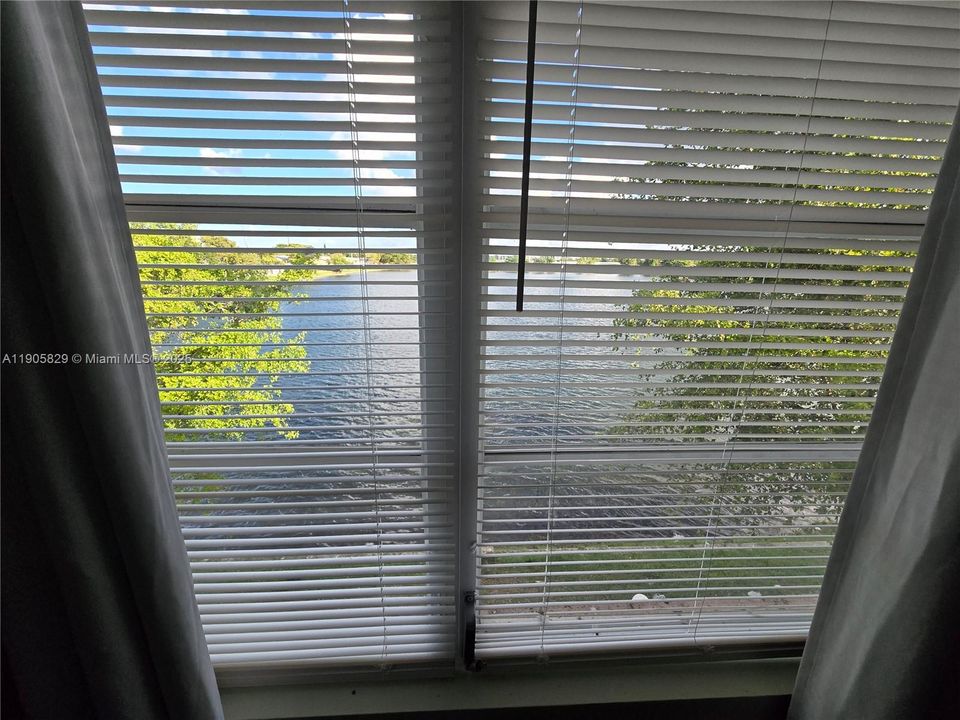 For Rent: $2,200 (2 beds, 1 baths, 850 Square Feet)