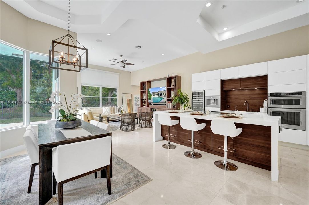 For Sale: $2,000,000 (5 beds, 3 baths, 3273 Square Feet)