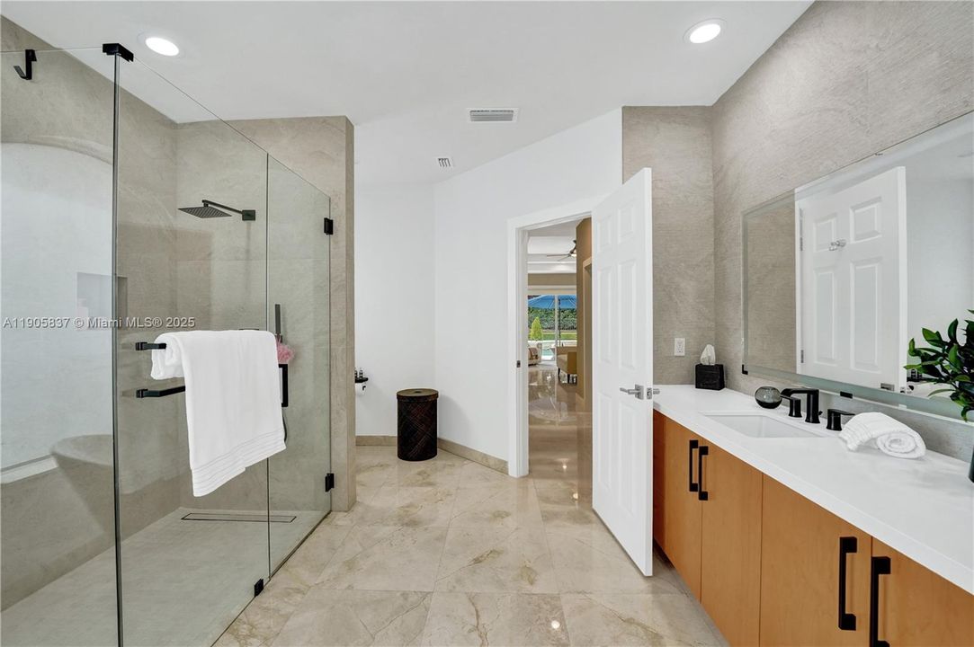 For Sale: $2,000,000 (5 beds, 3 baths, 3273 Square Feet)