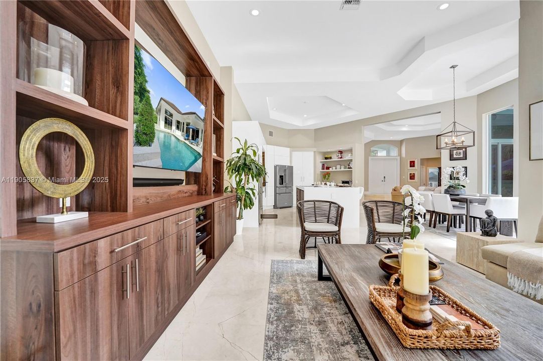 For Sale: $2,000,000 (5 beds, 3 baths, 3273 Square Feet)