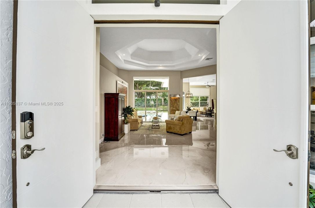 For Sale: $2,000,000 (5 beds, 3 baths, 3273 Square Feet)