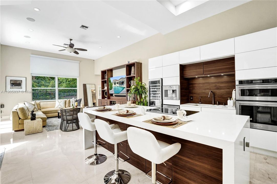 For Sale: $2,000,000 (5 beds, 3 baths, 3273 Square Feet)