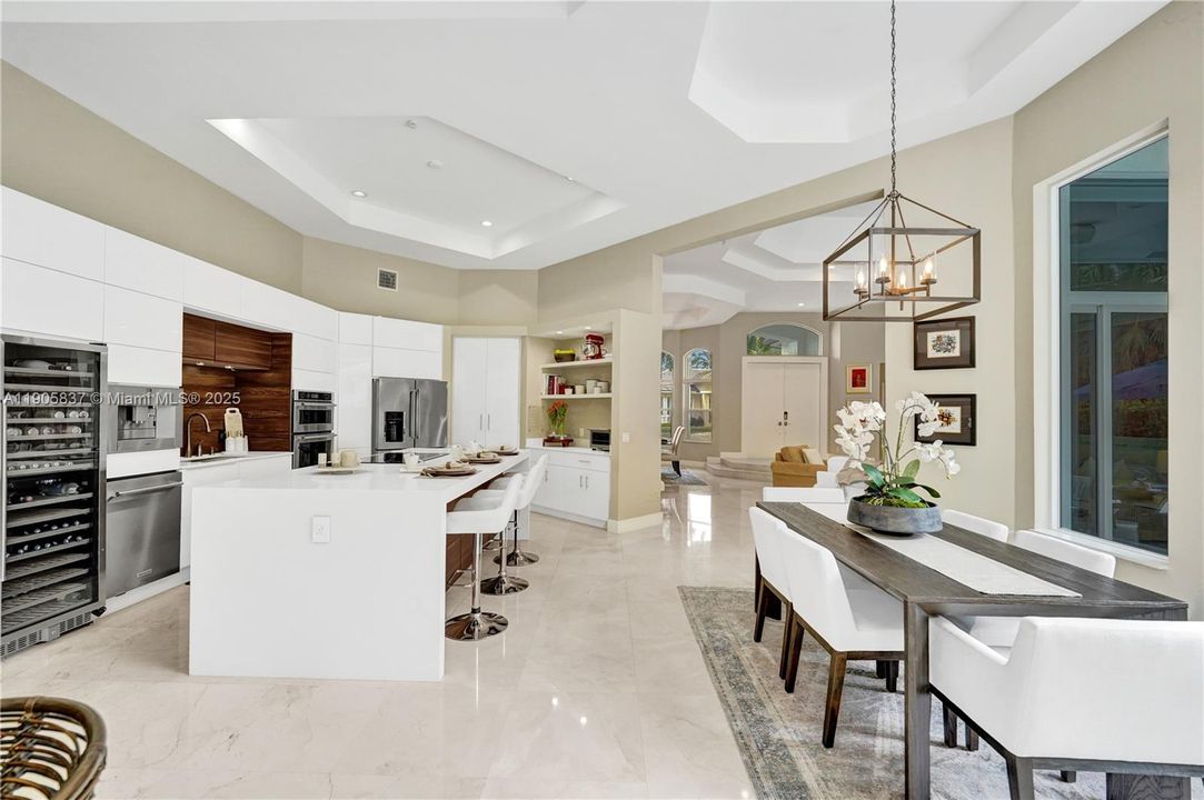 For Sale: $2,000,000 (5 beds, 3 baths, 3273 Square Feet)