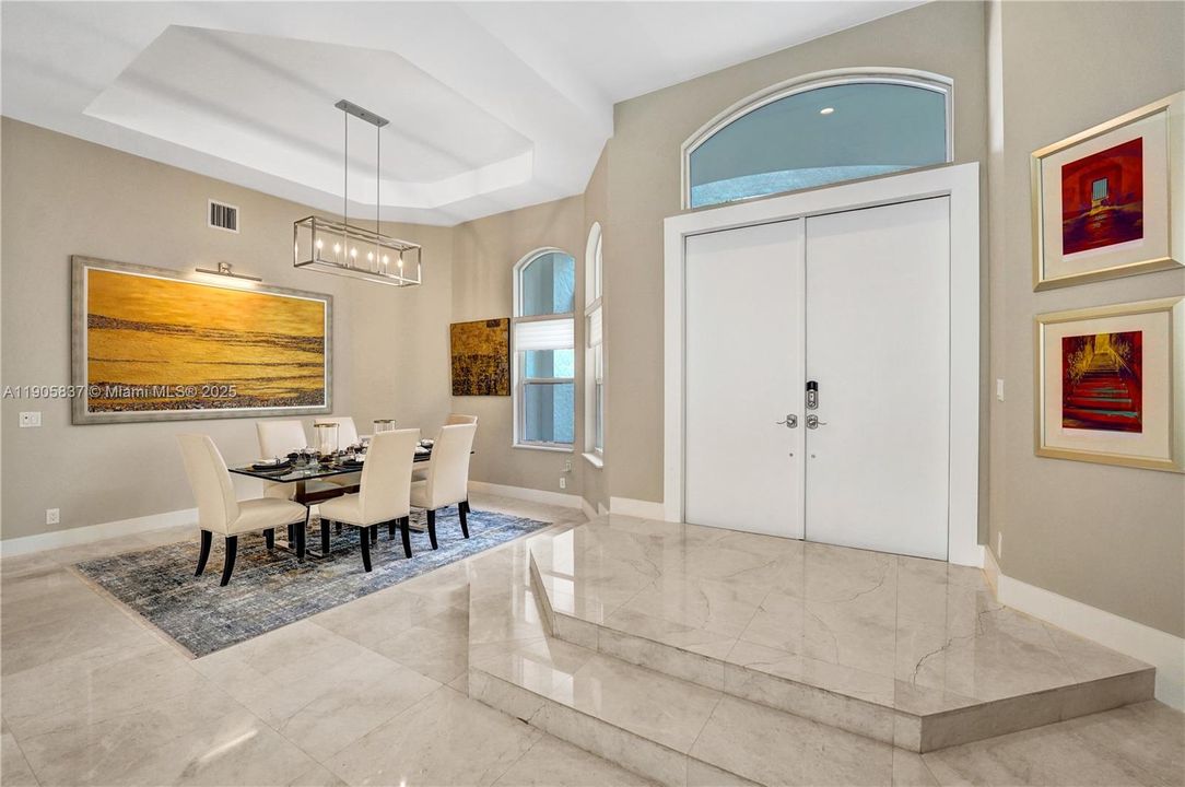 For Sale: $2,000,000 (5 beds, 3 baths, 3273 Square Feet)