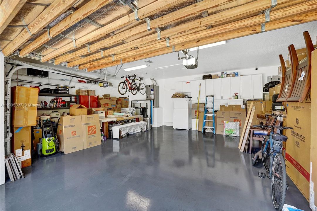 For Sale: $2,000,000 (5 beds, 3 baths, 3273 Square Feet)