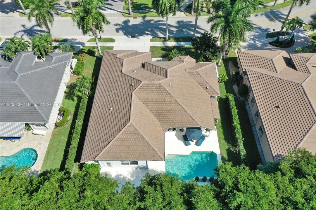 For Sale: $2,000,000 (5 beds, 3 baths, 3273 Square Feet)