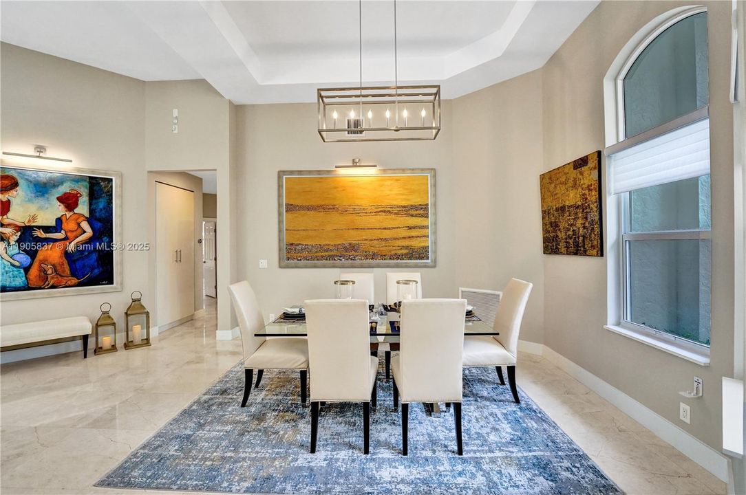 For Sale: $2,000,000 (5 beds, 3 baths, 3273 Square Feet)