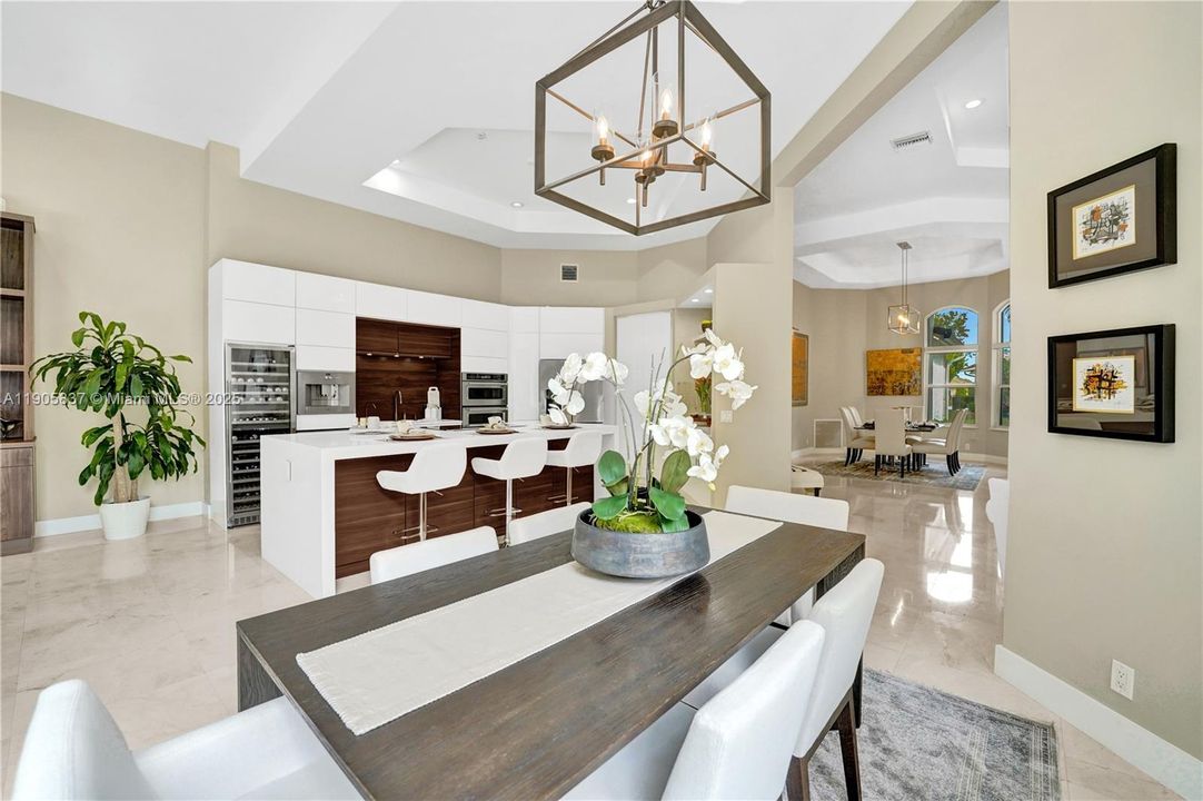 For Sale: $2,000,000 (5 beds, 3 baths, 3273 Square Feet)