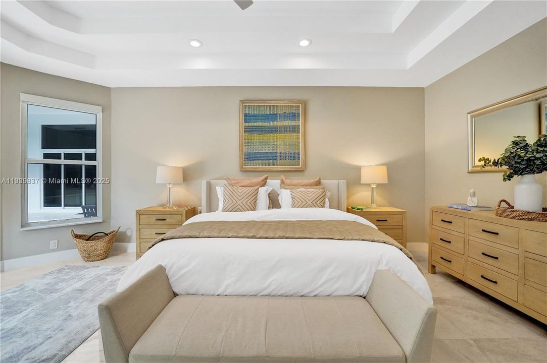 For Sale: $2,000,000 (5 beds, 3 baths, 3273 Square Feet)