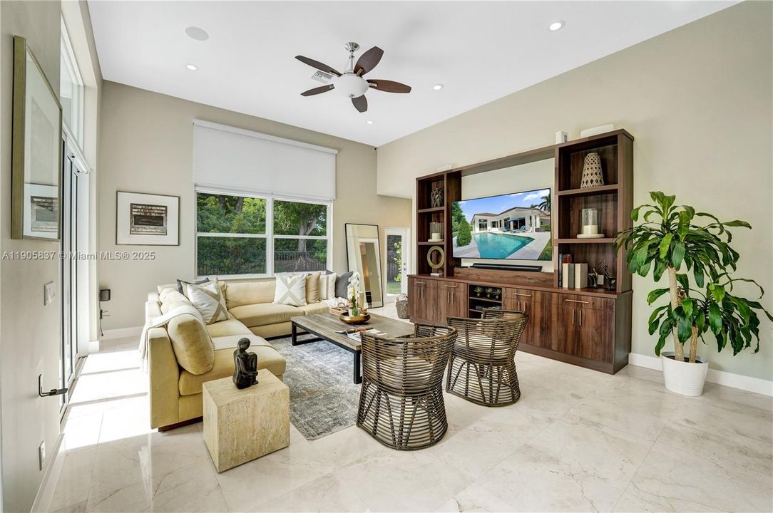 For Sale: $2,000,000 (5 beds, 3 baths, 3273 Square Feet)