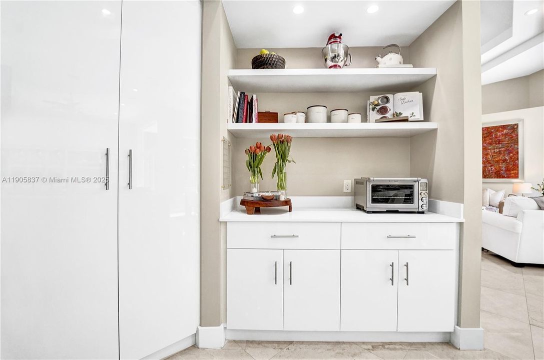 For Sale: $2,000,000 (5 beds, 3 baths, 3273 Square Feet)