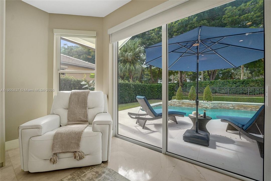 For Sale: $2,000,000 (5 beds, 3 baths, 3273 Square Feet)