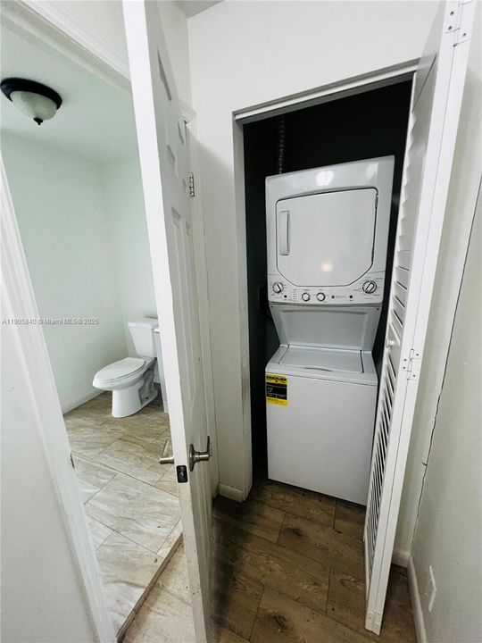 出租: $1,550 (2 贝兹, 1 浴室, 850 平方英尺)