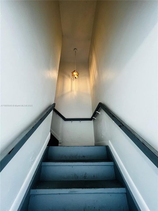 出租: $1,550 (2 贝兹, 1 浴室, 850 平方英尺)