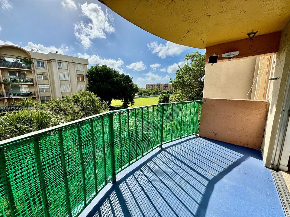 Recently Rented: $1,850 (1 beds, 1 baths, 690 Square Feet)