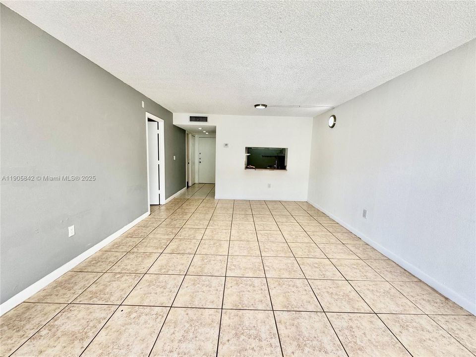 Recently Rented: $1,850 (1 beds, 1 baths, 690 Square Feet)
