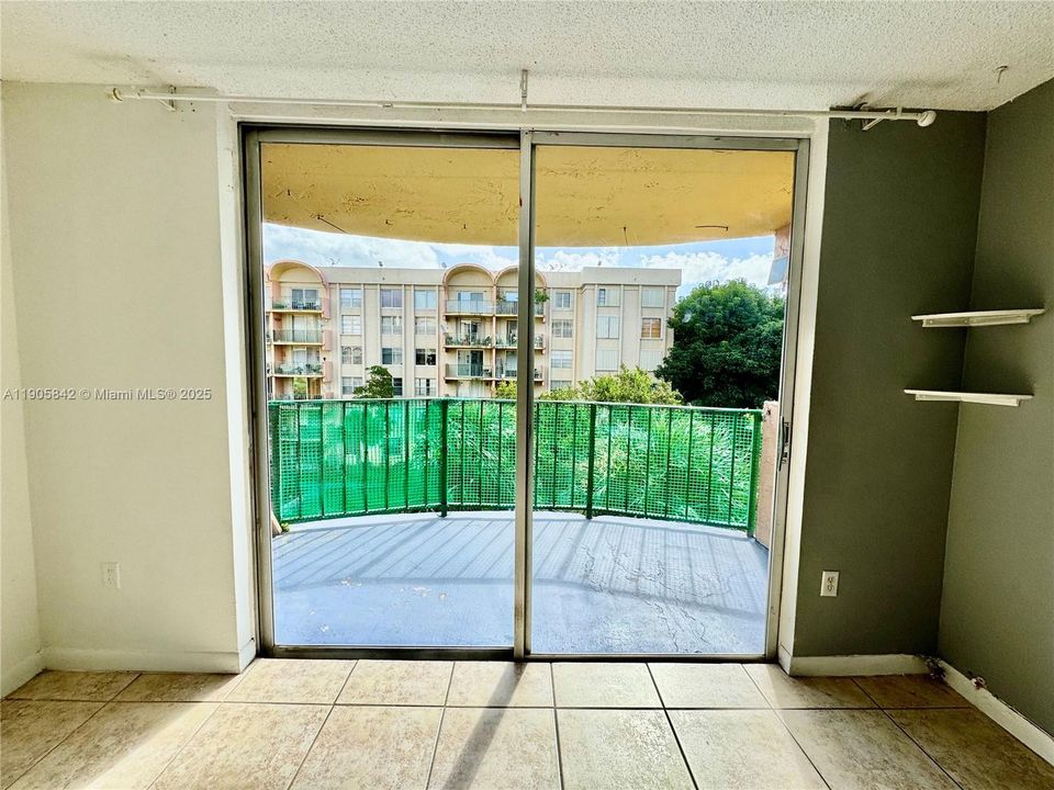 Recently Rented: $1,850 (1 beds, 1 baths, 690 Square Feet)