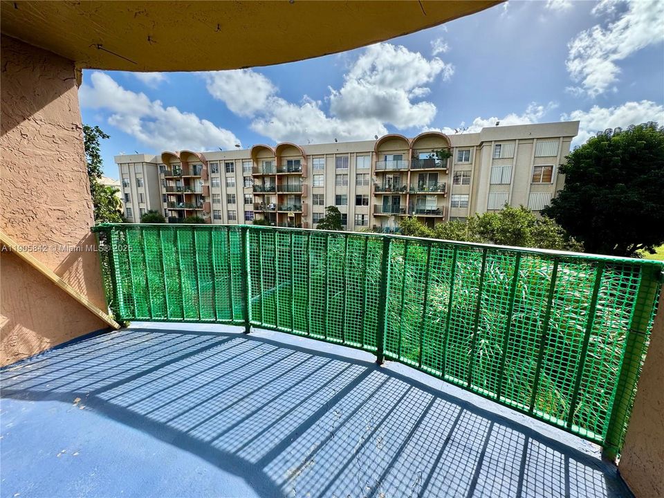 Recently Rented: $1,850 (1 beds, 1 baths, 690 Square Feet)